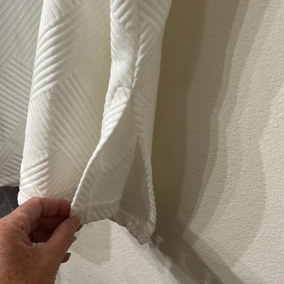 See N Be Seen white textured V-neck collared pullover 3x - Picture 3 of 8